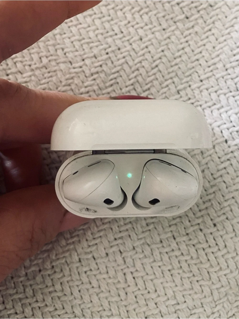 AirPods apple like